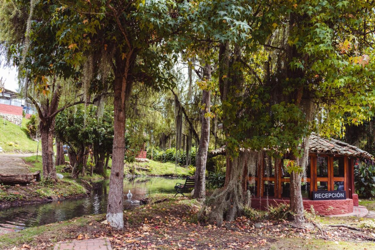 Hotel Y Centro De Convenciones Pueblito De Yerbabuena Paraiso Natural Chía Exteriör bild